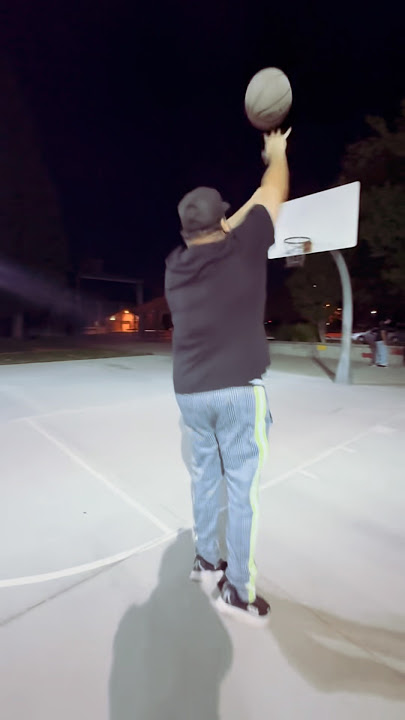 That hook shot tho…💨