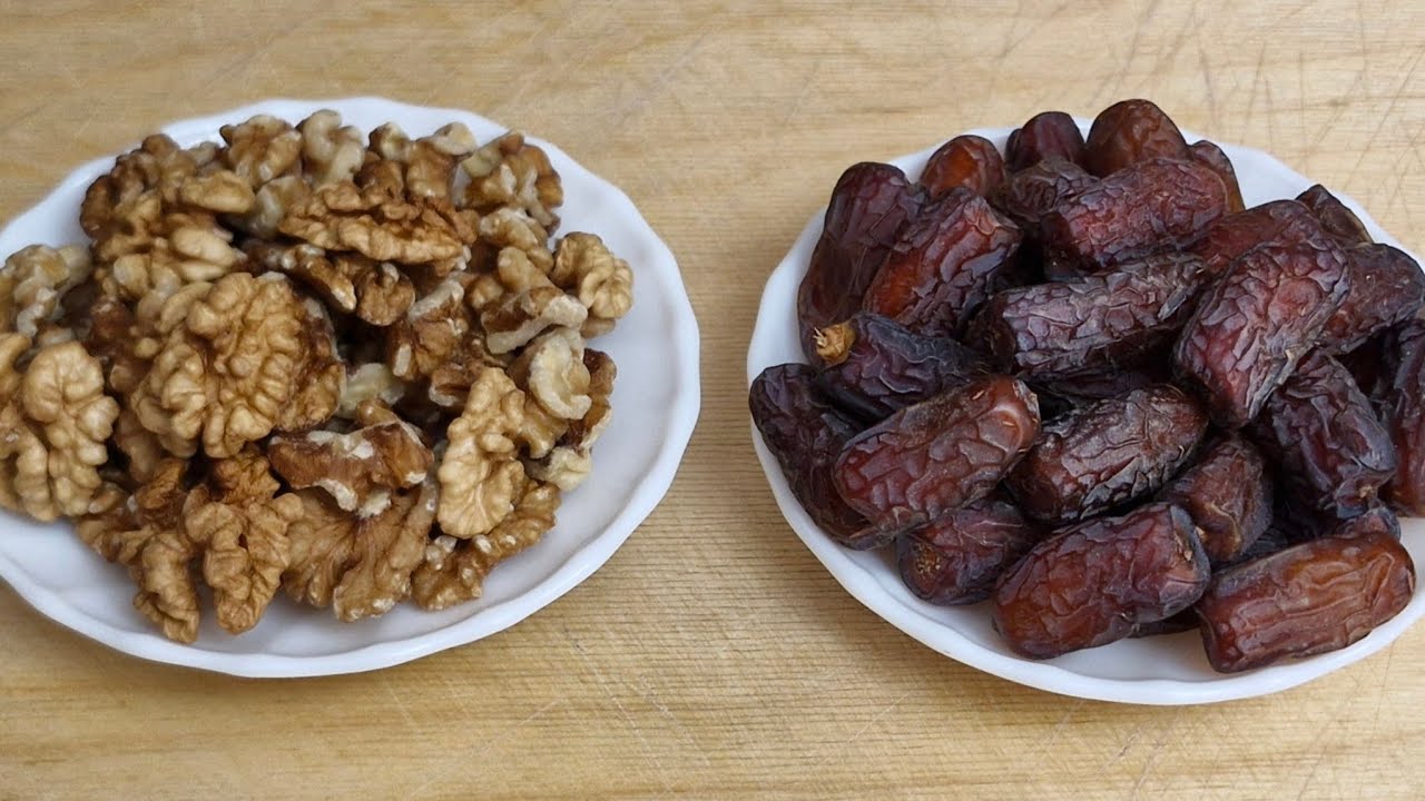 I don't eat sugar! Do you have oatmeal and dates? Make this dessert in five minutes!