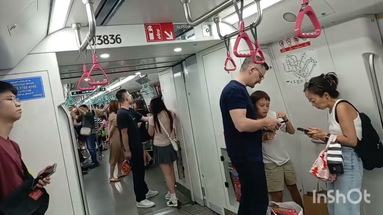 R151 set 835/836 ride from C1 Raffles Place to W2 Outran Park 💚❤️🚇