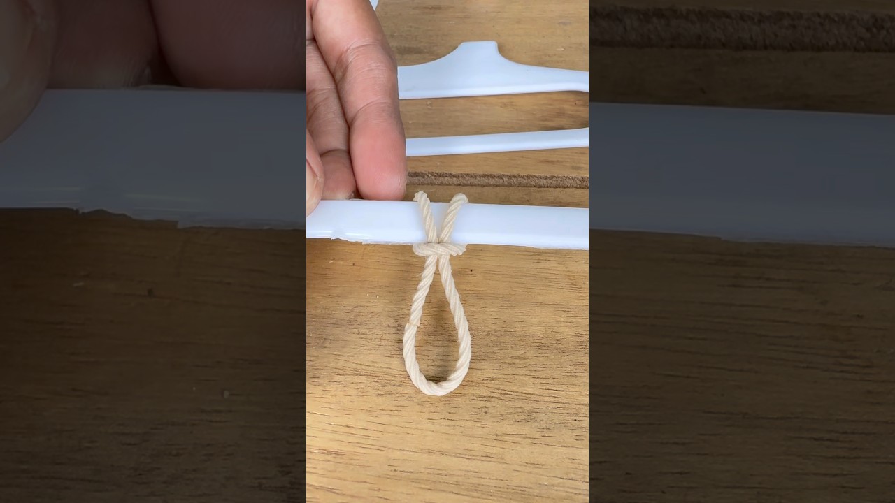 Suprisingly useful! A trick with hair ties and a clothes hanger! 