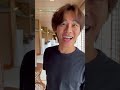 カメラを向けたら写真と思ってキメてる伊達悠太。動画だよ!#伊達悠太 #一目惚れのブルース #演歌歌手 #ぶんぶん #shorts