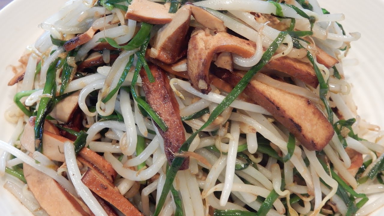 S1Ep27-Stir Fry Five Spice Tofu with Bean Sprouts and Chinese Chives 韭菜芽菜炒豆干 - YouTube