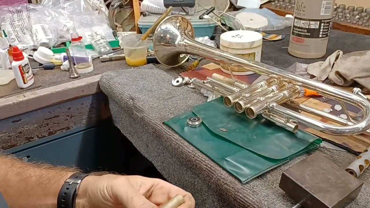 FAKE BACH STRAD TRUMPET! - YouTube