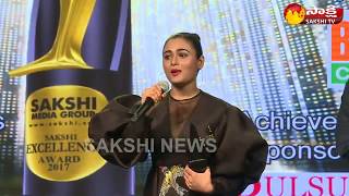 Sakshi Excellence Awards 2017 | Shalini Pandey Gets Most Popular Actress of The Year Award