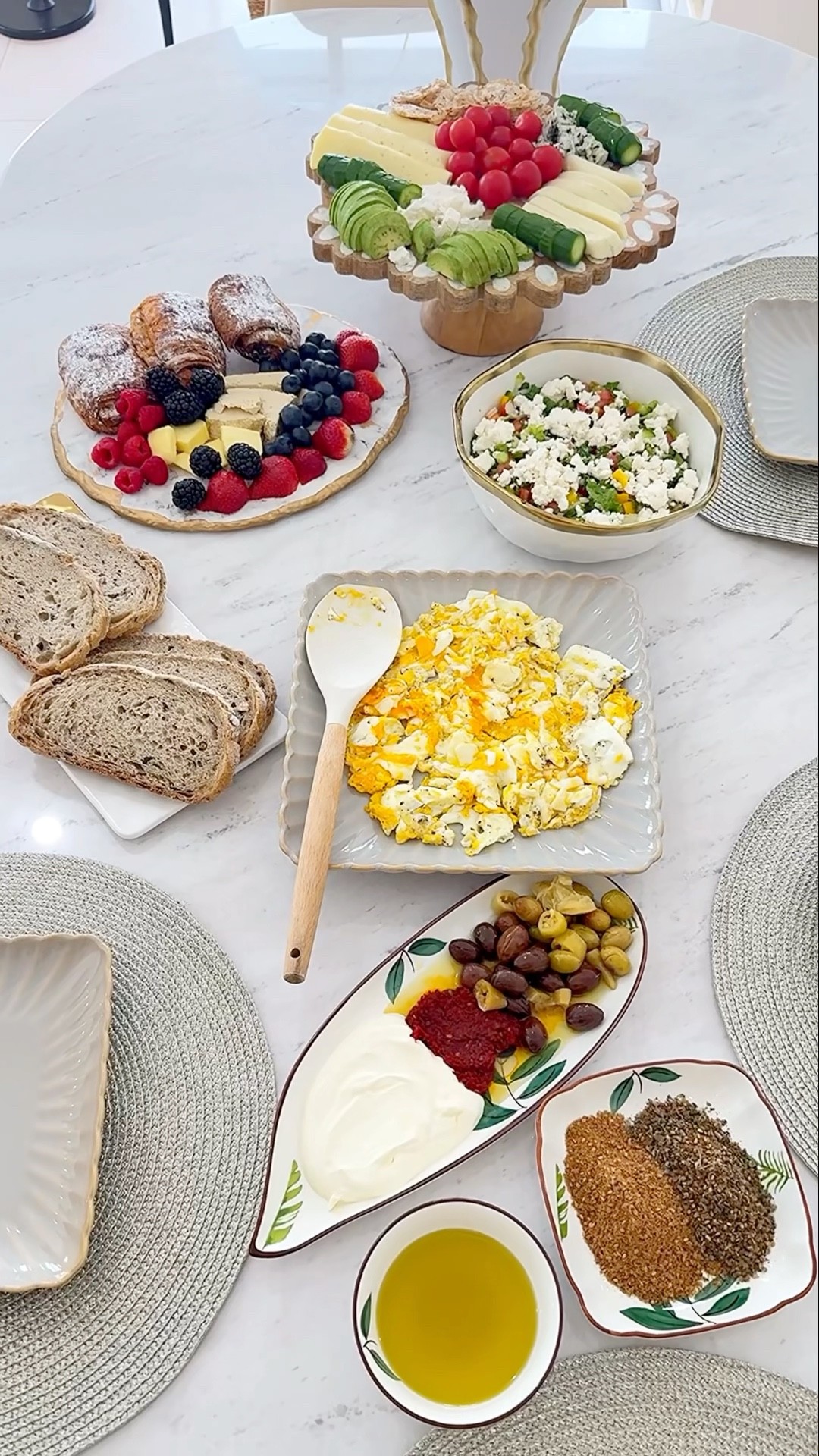 حضرت فطور كتير طيب اليوم لجمعة العيلة?? #طبخ #breakfast