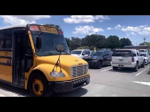 2707 - Leaving at high school (2007 Thomas C2) - YouTube