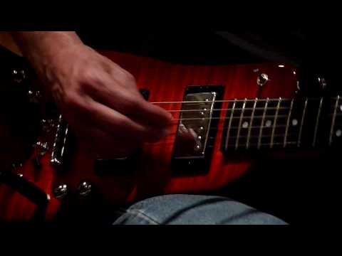 Roger Heath performs Eric Clapton's "Crossroads" o...