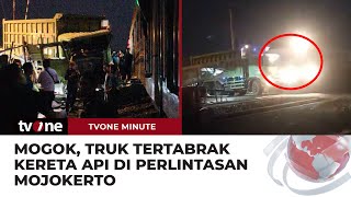 Kereta Api Wijaya Kusuma Tabrak Dump Truk di Mojokerto | tvOne Minute