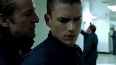 Prison Break season 1 - Scofield reveal his tattoos