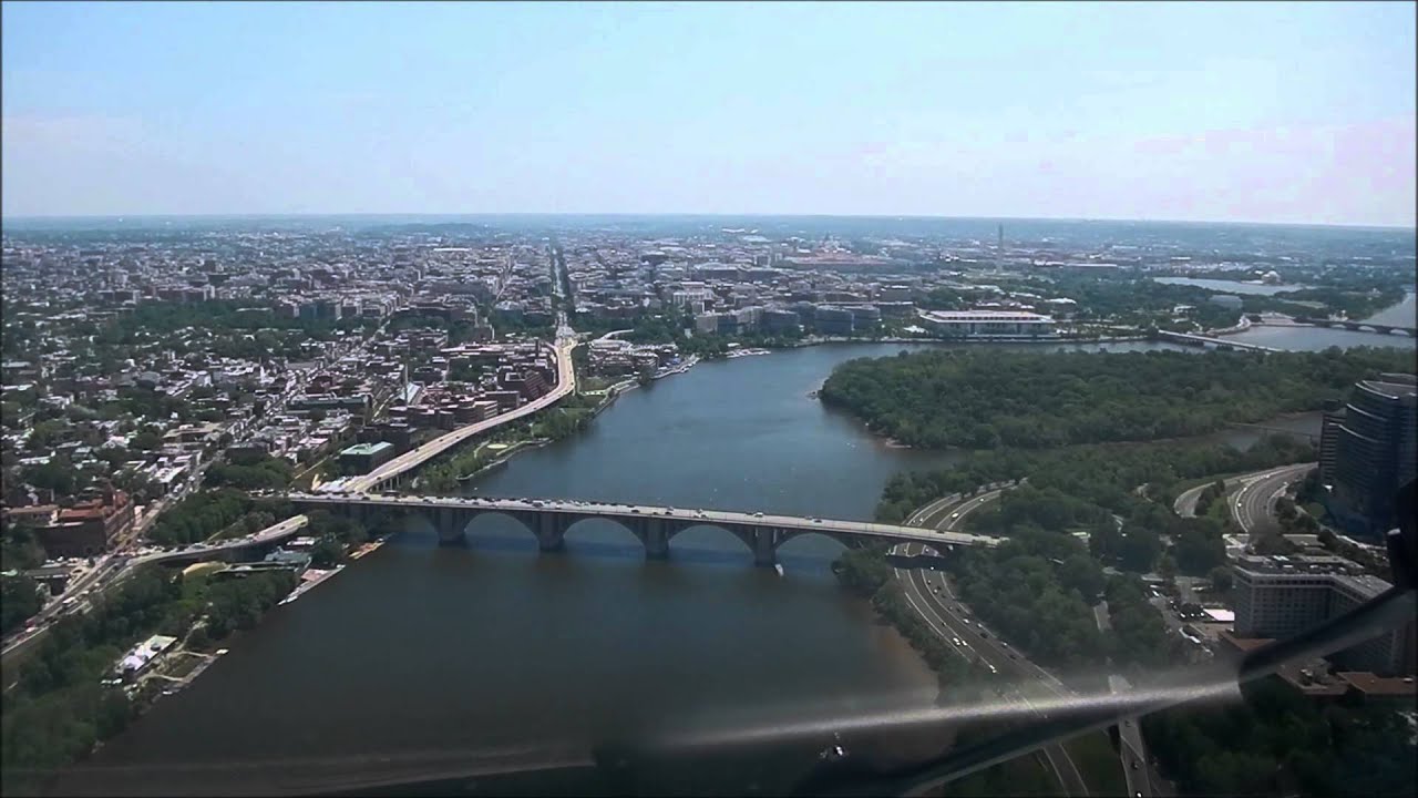 River visual runway 19 . Washington DC - KDCA pilot view - YouTube