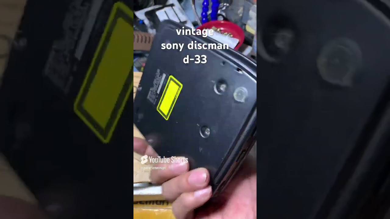 GADGETS | Vintage Sony CD Walkman D-33 with box
