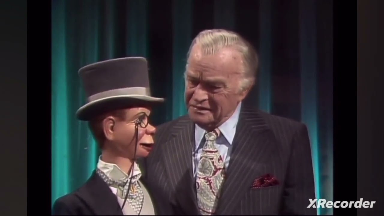 The Muppet Show - 207: Edgar Bergen - Edgar, Charlie and Miss Piggy (1978)