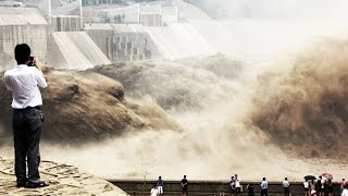 Хуанхэ — вторая по величине река Китая  The Yellow River or Huáng Hé   the biggest river in China!