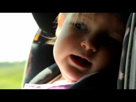 Video: How To Entertain A Child In A Car Seat
