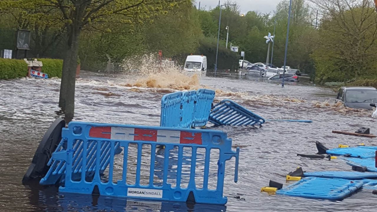 Burst Water Main Floods Residential Road - YouTube