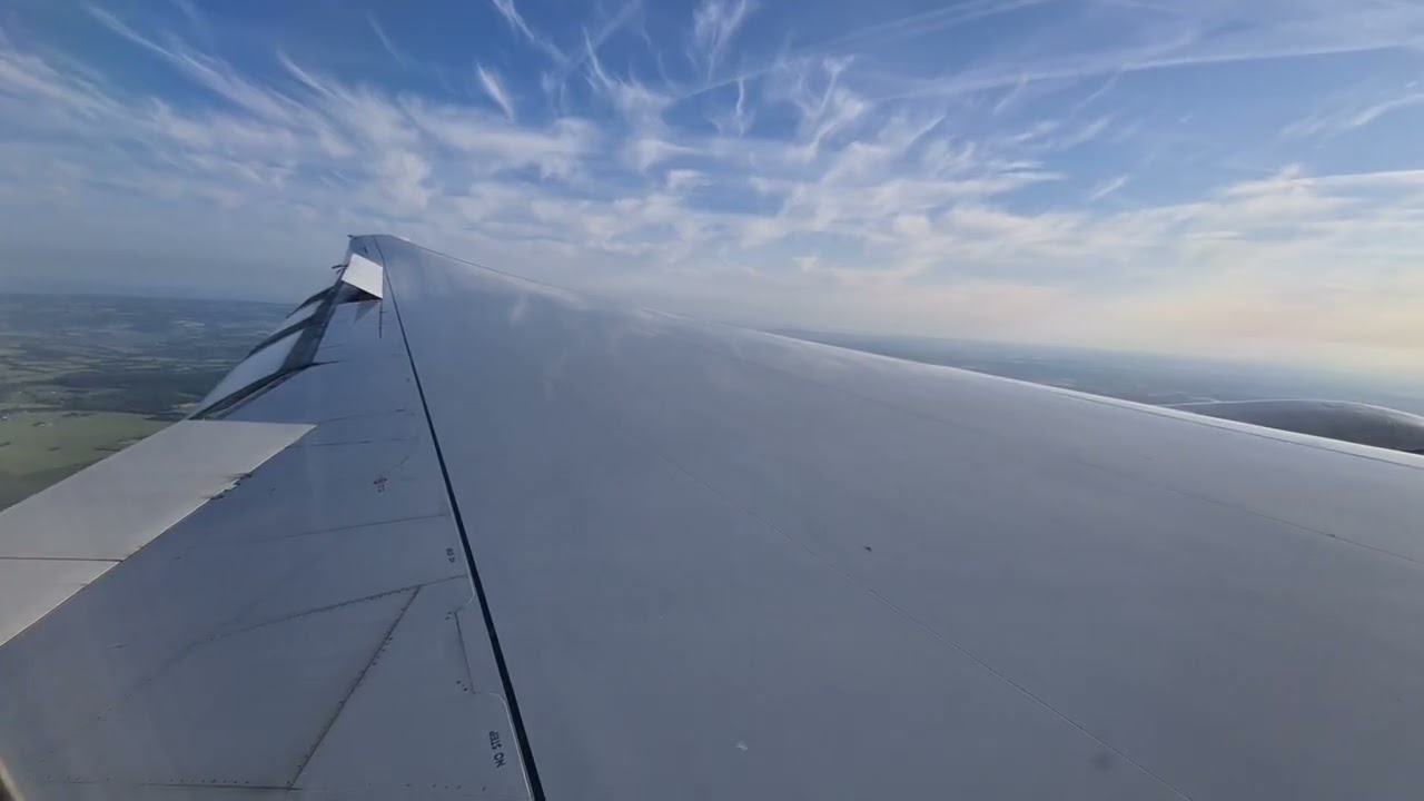 British Airways G-YMMK Boeing 777-236(ER) Landing in London Heathrow