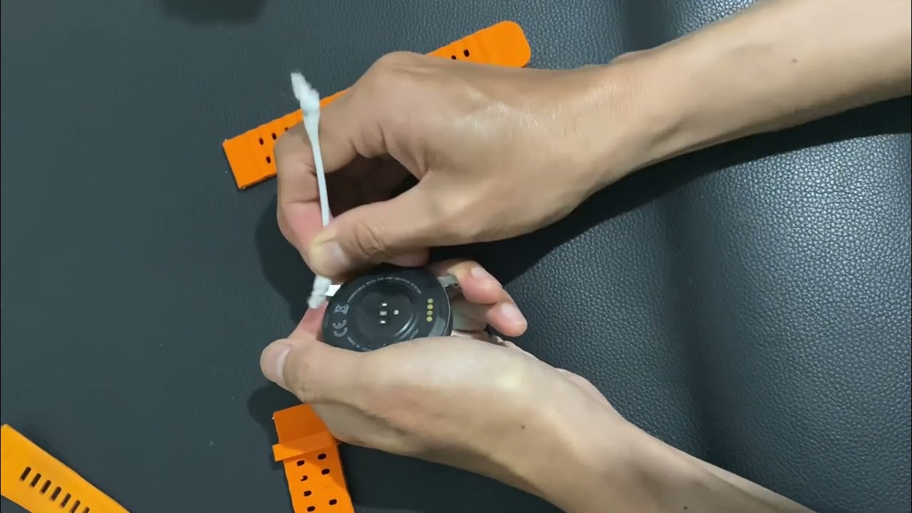 How to change strap on your smart watch 