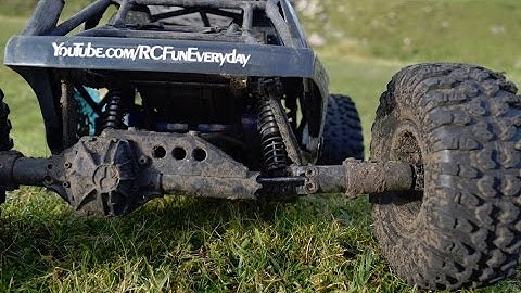 RC Fun Everyday- BREAKAGE! 2 Axials Yetis bashing, crashing and breaking! :(