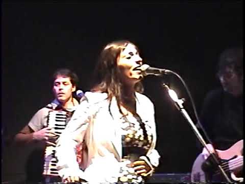 Javiera & Los Imposibles / Sala SCD Bellavista / 03-08-2006