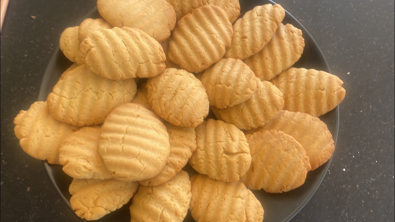 ????KATI YAĞSIZ KIYIR KIYIR SIVI YAĞLI KURABİYE TARİFİ
