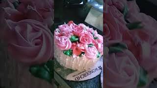 strawberry flavour cake ❤️ so yummy ?cake cakedesign