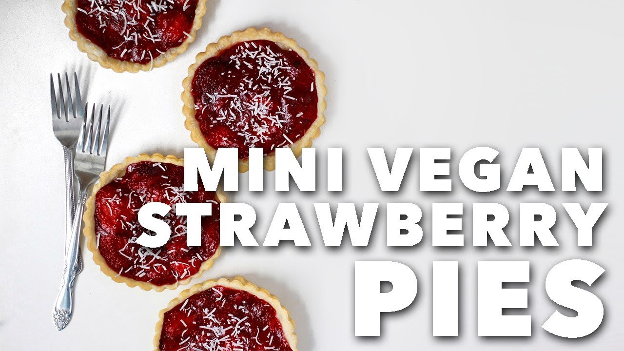Mini Vegan Strawberry Pies | Two Market Girls