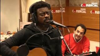 Rádio Comercial | Seu Jorge - 'Bola de Meia'   'Amiga da Minha Mulher' (ao vivo)