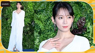 吉岡里帆、胸元ちらりの深Vロングドレスで魅了　ティファニーのリング＆ブローチで「ハッピーな気持ち」　「ブルーブック 2022：ボタニカ」ガラ イベント