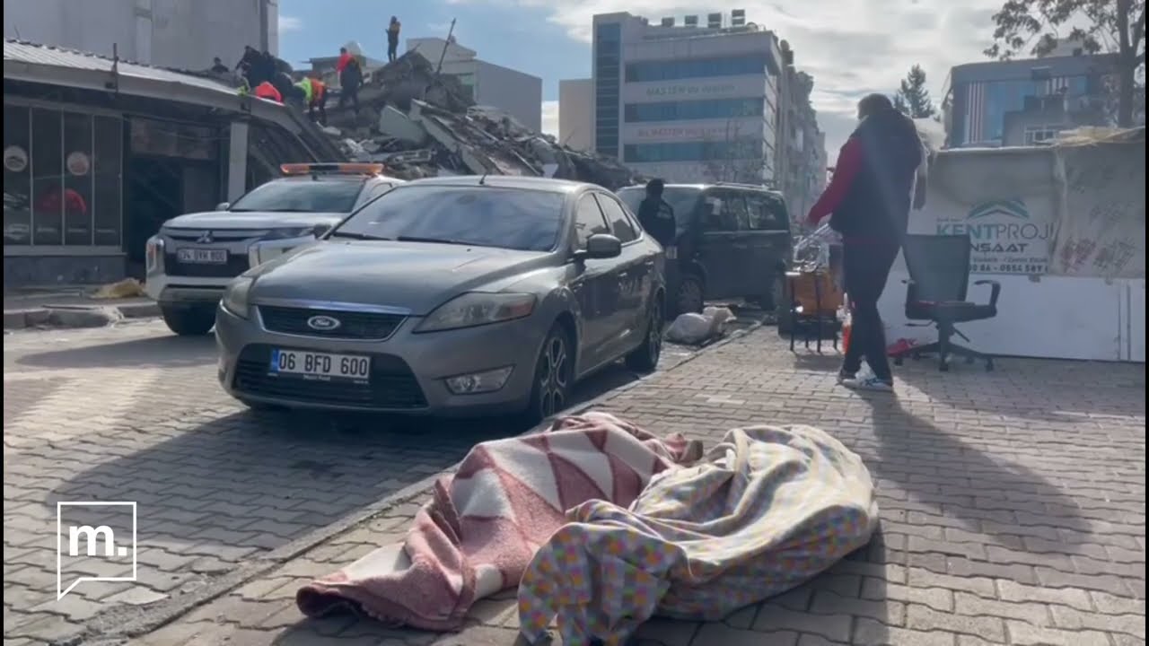 Deprem | MEDYASCOPE ADIYAMAN'DA | Yakınlarını arayanlar enkaza sevdiklerinin isimlerini haykırıyor