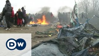 Calais migrant camp demolition continues | DW News