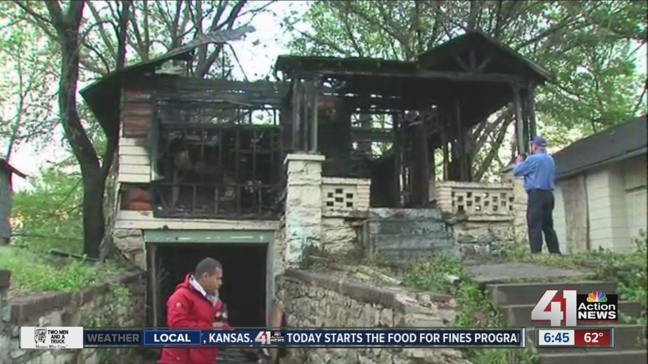 Fire crews battle double house fire in KCMO - YouTube