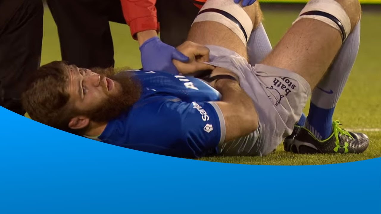 Injury in a bad place for Fraser! - YouTube
