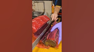 Tại Sao Một Số Phần Thịt Cá Ngừ Lại Tối Màu?