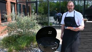 Morten griller laks