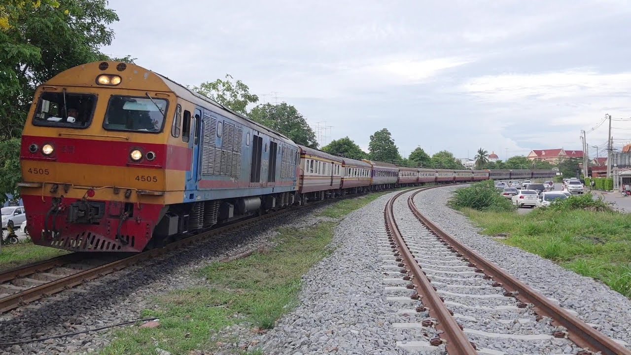 Hitachi 4505 ทำรถด่วนพิเศษทักษิณ 37 เข้าโค้งบ้านโป่ง special express ...