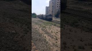 قطار237المتجه من طنطا الي الزقازيق يدخل بلدي محافظة الشرقيه احلي بلد في الدنيا