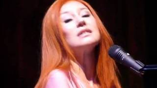 Tori Amos - Purple Rain (live cover) chords