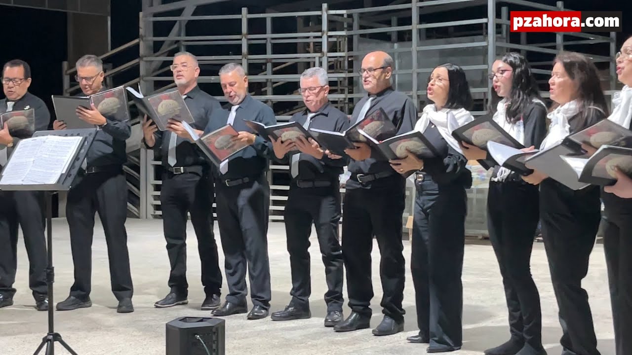 Vocés que iluminan: el Coro Leonel Calvo participa de la bienvenida navideña en Palmares