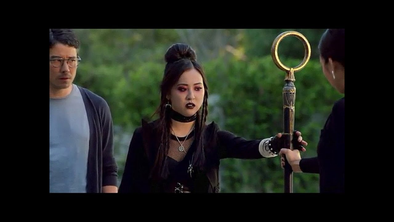 Tina Minoru vs Nico, Molly y Karolina (Parte 2) | Nico recupera el báculo - RUNAWAYS 2X02 - Sub.