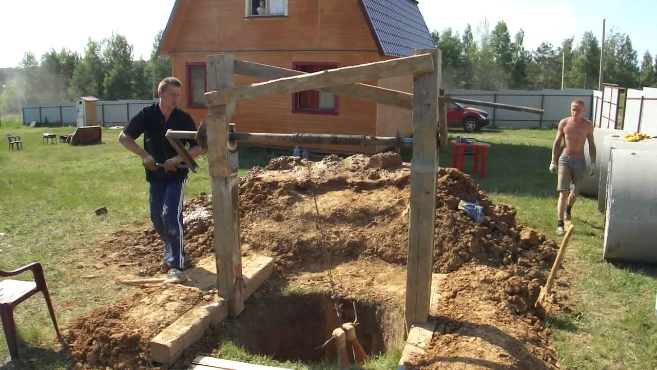 Как копают колодец машиной