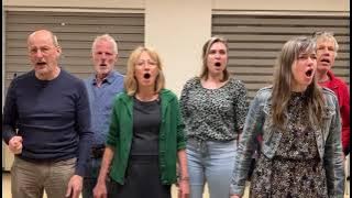 Vocal Group Nootscenario: Uprising - Muse tijdens een repetitie