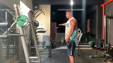 Desenvolvimento com Halteres Unilateral - Em Pé