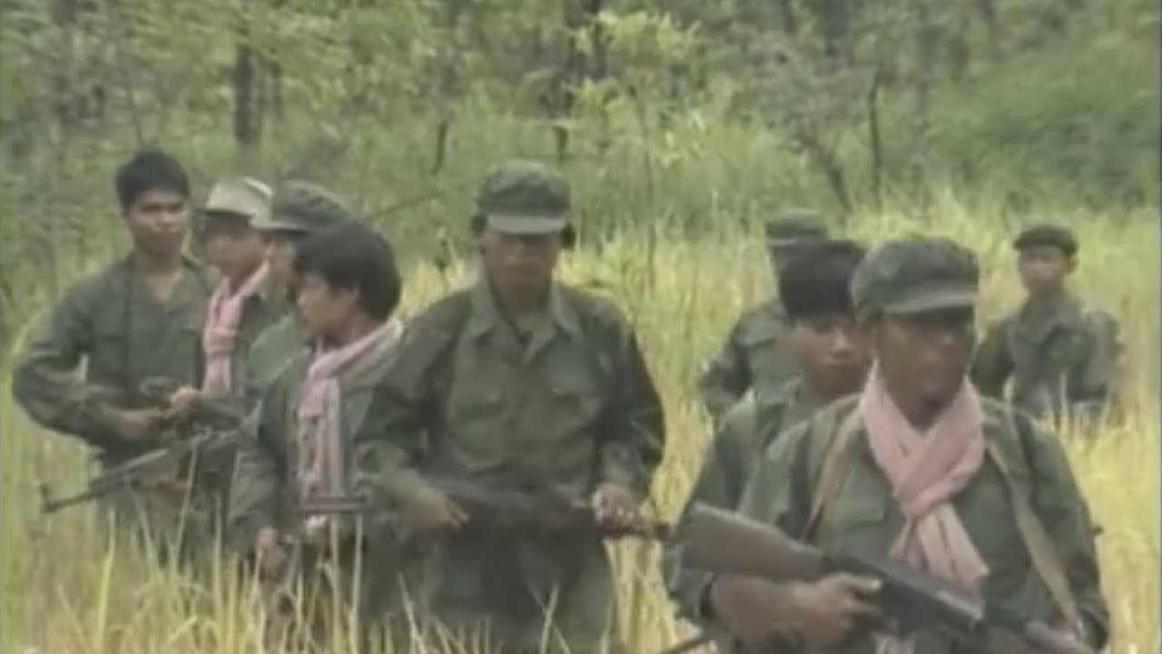 3 thằng POLPOT... Chĩa súng vào 3 thằng bọn tôi !