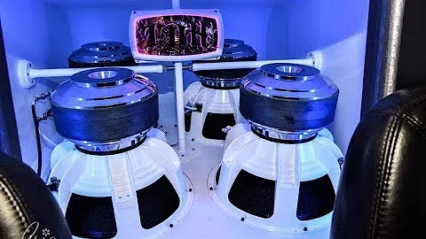 DAMN BASS! 30.000 WATTS 4 18s SUNDOWN TEAM INCANE SUB'S POWERED BY 8 TWISTED SOUNDS AMPS