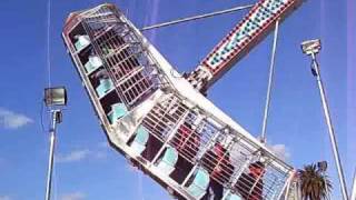 KAMIKAZE  (doble martillo) del parque Mega Play
