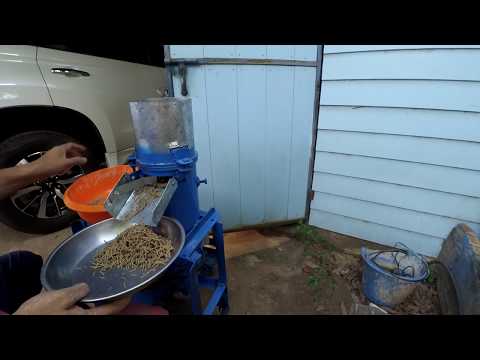 เครื่องอัดเม็ดอาหารกุ้งทำไช้เอง (pellets homemade)