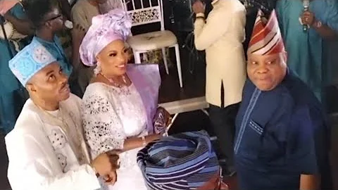 MOMENT GOV.ADEMOLA ADELEKE STEP TO ROCKS SUNNY ADE STAGE WITH PROPHETESS MARY OLUBORI
