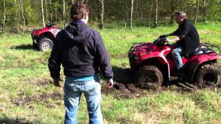 Honda Rancher 420 4WD AT vs mud 0:1 ... Ursus is the winner ;)