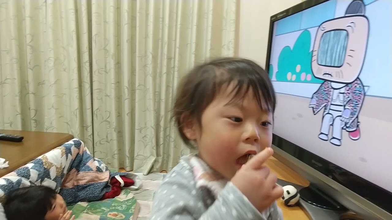 Nhkアニメわしものエンディングおばあちゃんのパスワードを聴く２歳児a K A てっちゃん バナナなど見向きもせずに全集中 Youtube