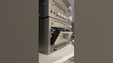 Hitachi tape deck likes to open a little different. #cassette #tapedeck